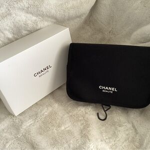 NEW CHANEL Beaute Hanging Toiletry Bag